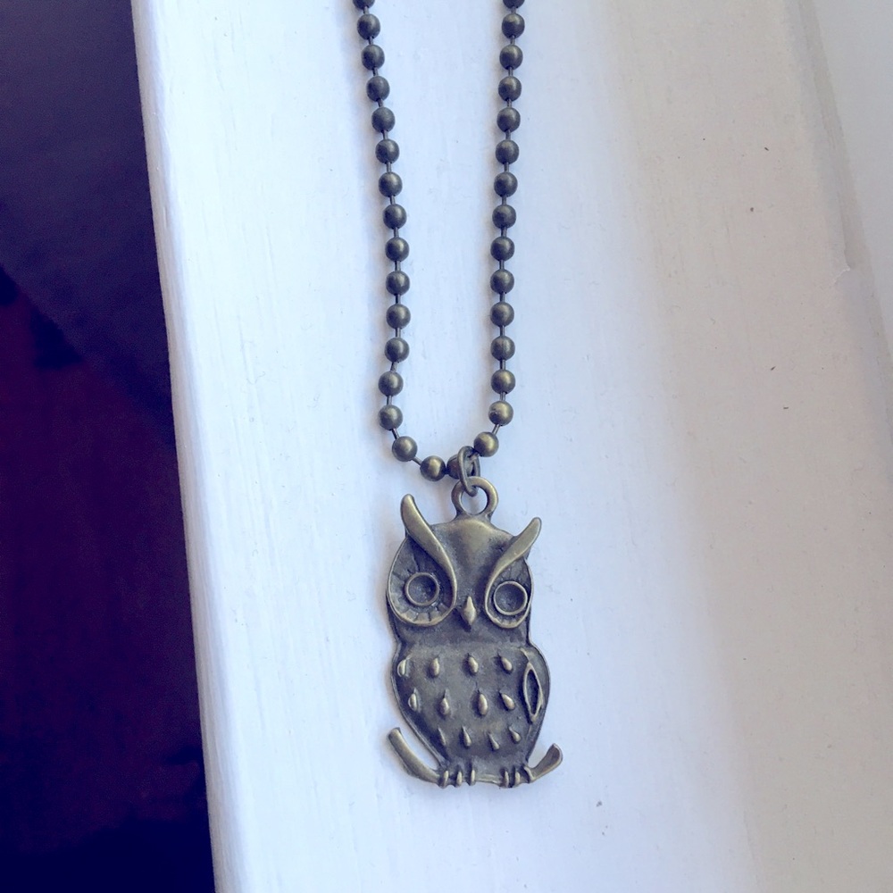Metal Owl Necklace with Ball and Clasp Closure